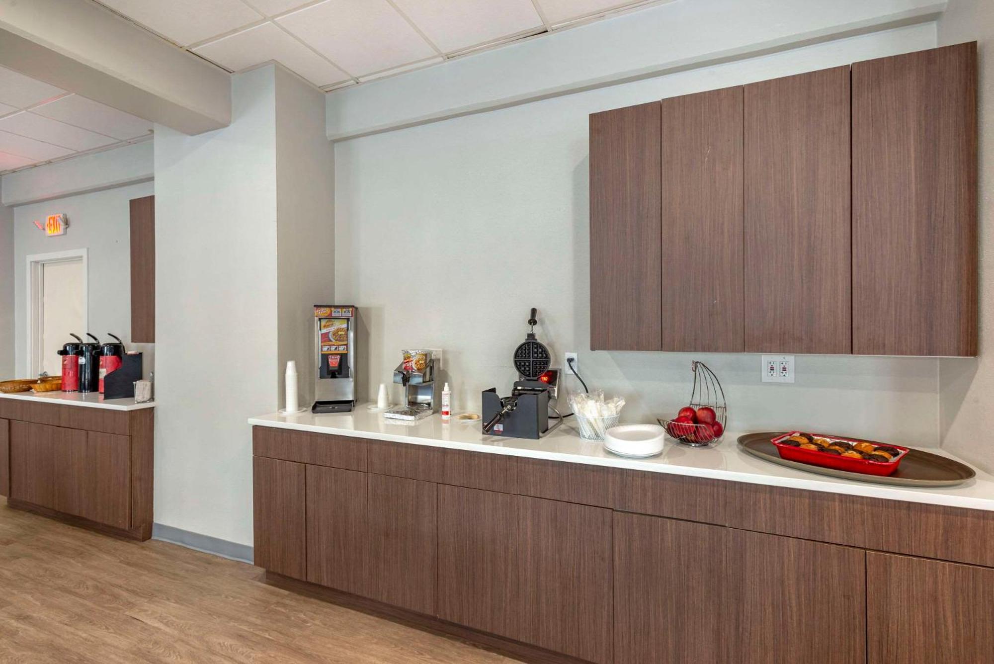 Comfort Inn Philadelphia International Airport West Chester Extérieur photo